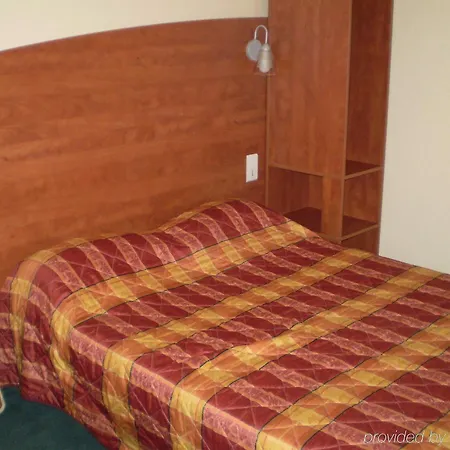 Adam's Hotel 2*